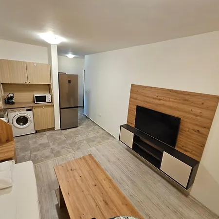 Nest Str Tvarditsa 13 Apartament
